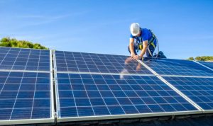 Installation et mise en production des panneaux solaires photovoltaïques à Locmiquelic